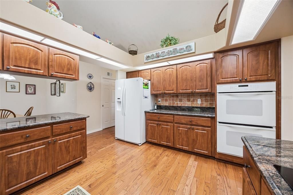 For Sale: $349,900 (3 beds, 2 baths, 2302 Square Feet)