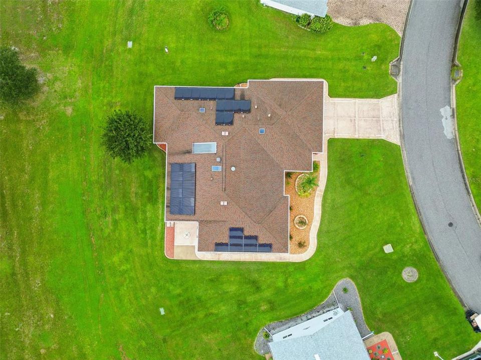 For Sale: $349,900 (3 beds, 2 baths, 2302 Square Feet)