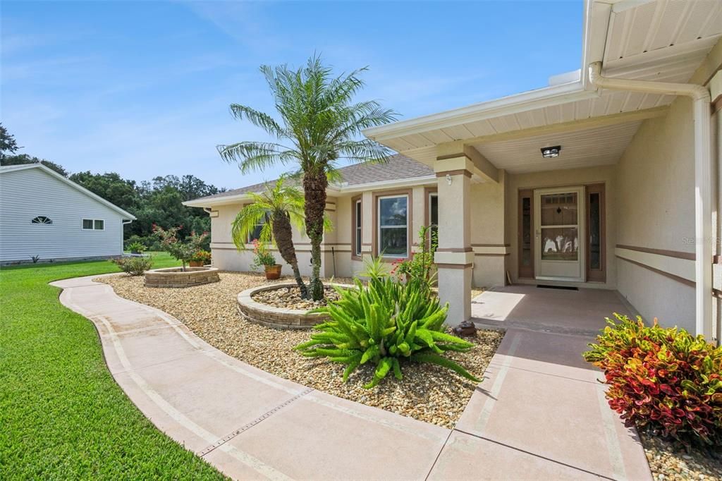 For Sale: $349,900 (3 beds, 2 baths, 2302 Square Feet)
