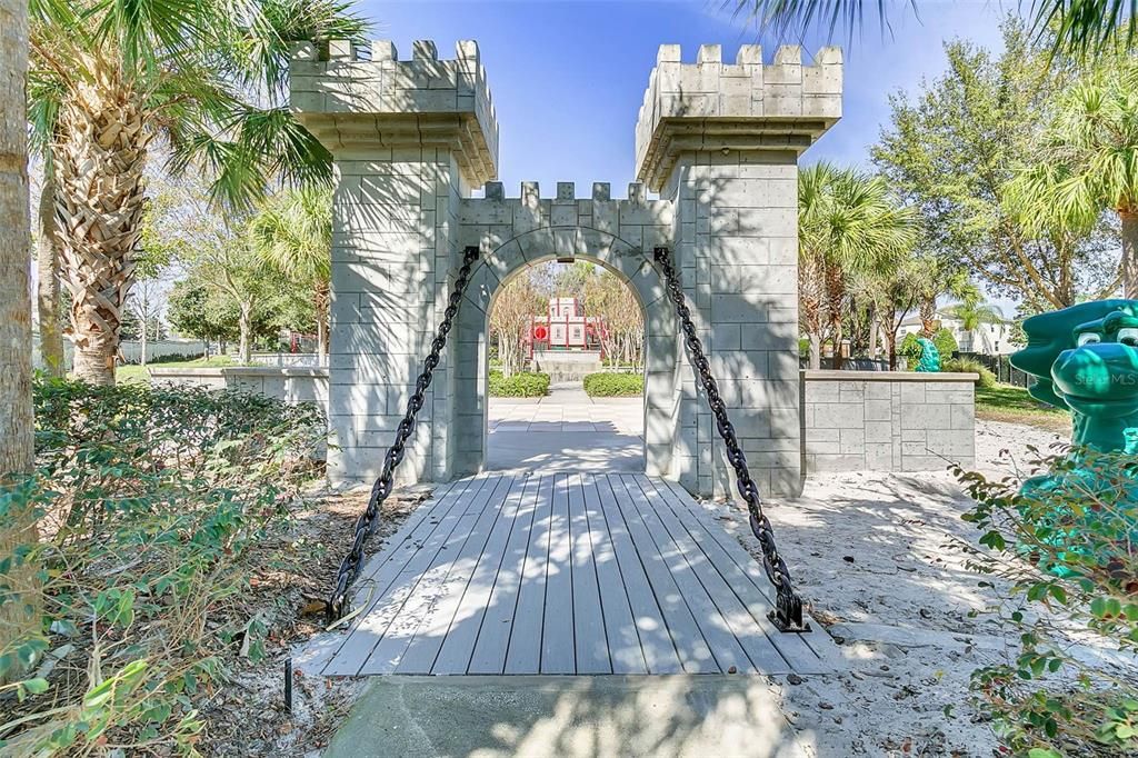 For Sale: $585,000 (4 beds, 4 baths, 1824 Square Feet)