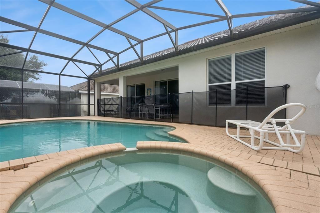 For Sale: $585,000 (4 beds, 4 baths, 1824 Square Feet)