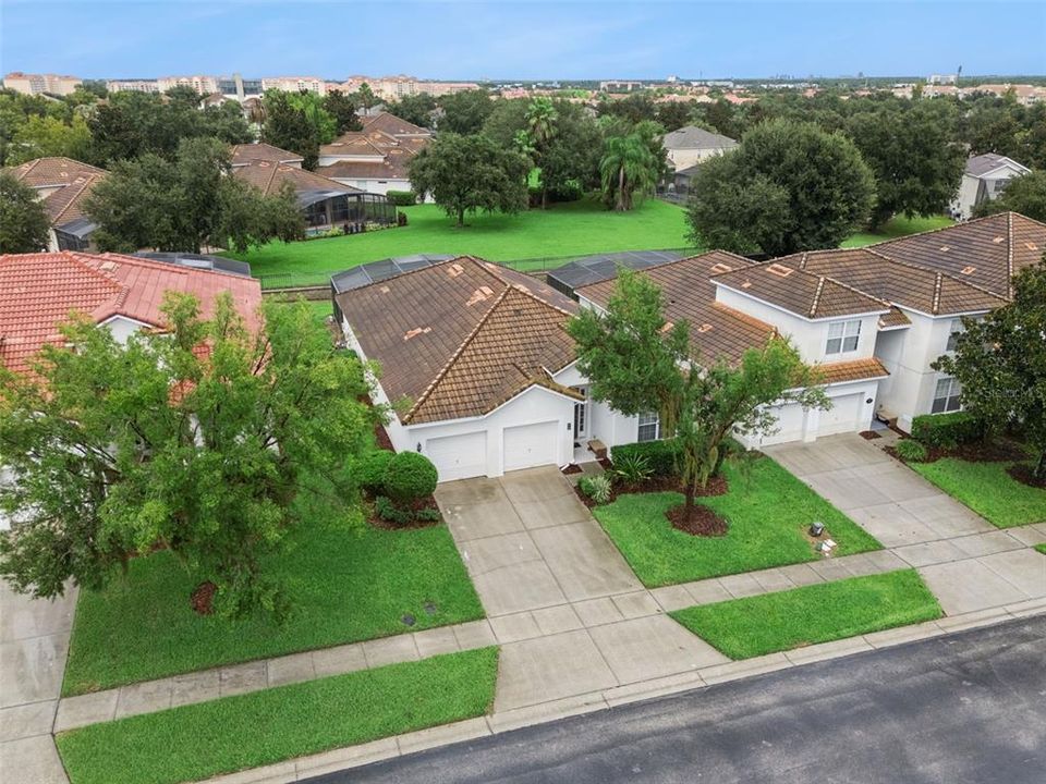For Sale: $585,000 (4 beds, 4 baths, 1824 Square Feet)