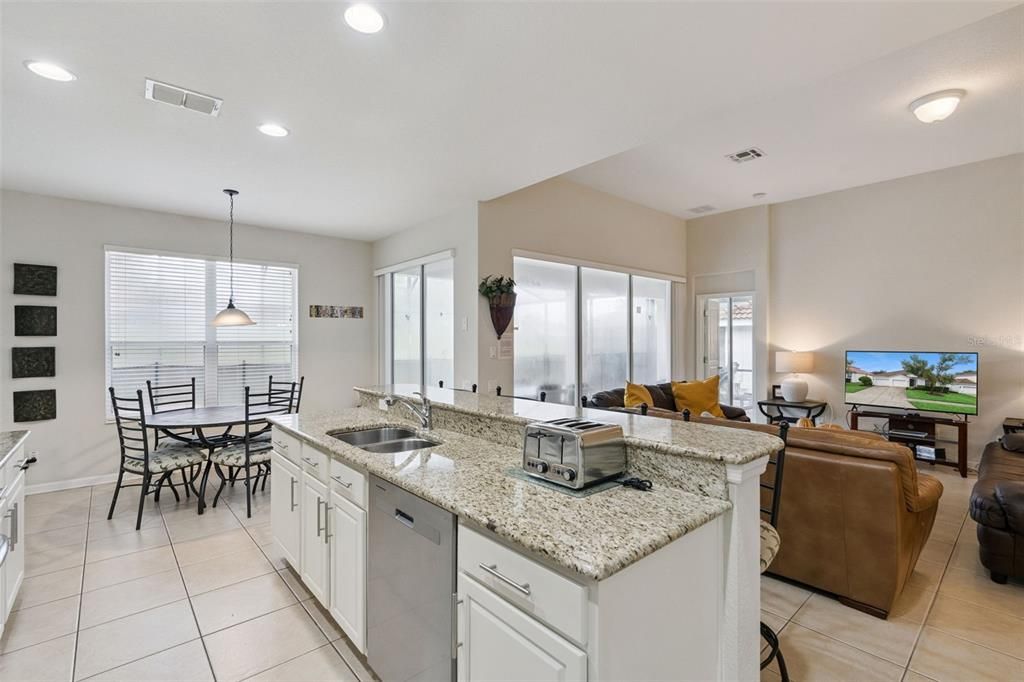 For Sale: $585,000 (4 beds, 4 baths, 1824 Square Feet)