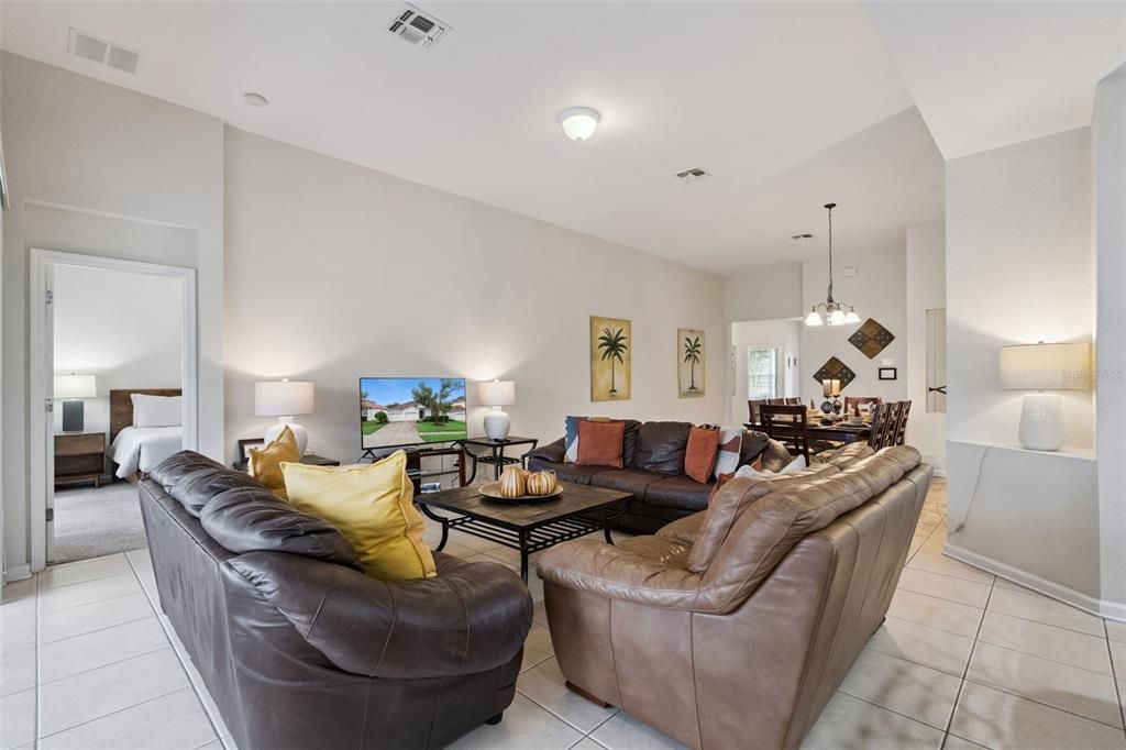 For Sale: $585,000 (4 beds, 4 baths, 1824 Square Feet)