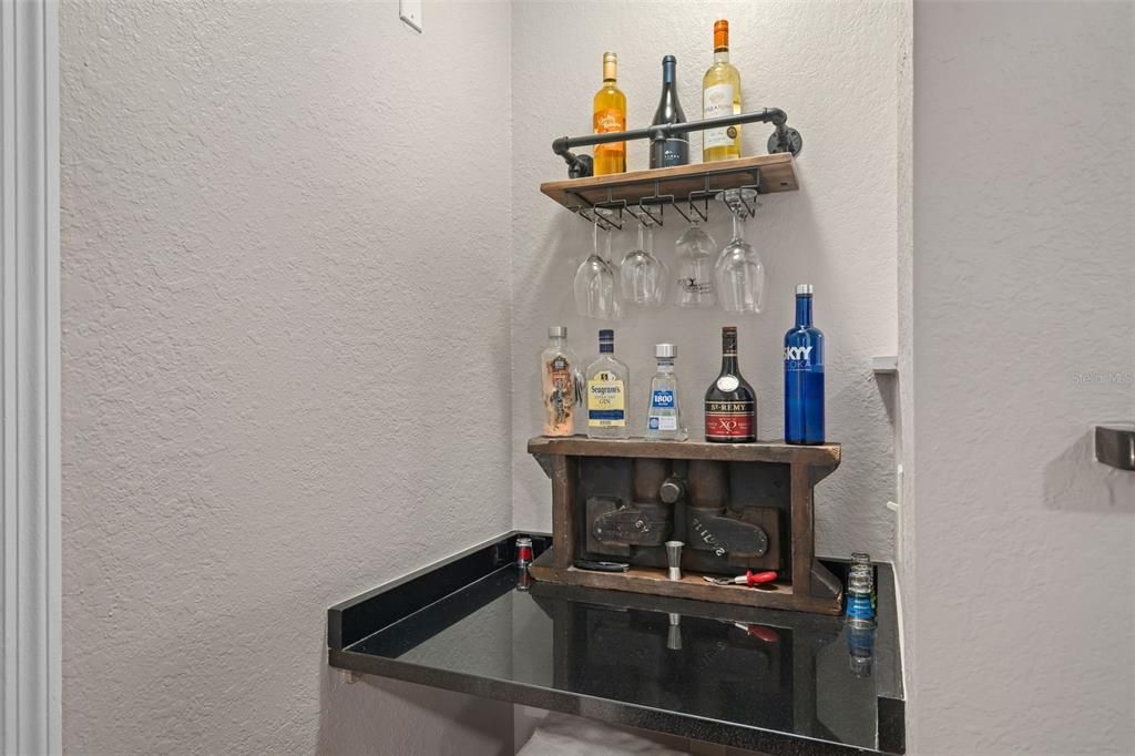 На продажу: $195,000 (2 спален, 2 ванн, 1233 Квадратных фут)