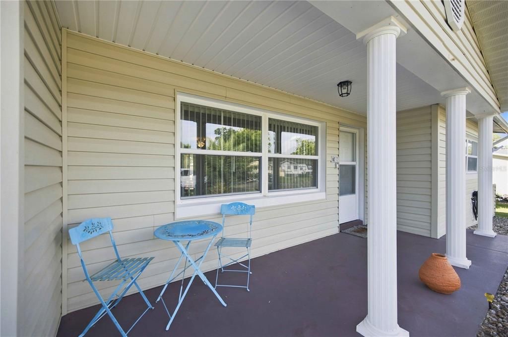 For Sale: $199,900 (2 beds, 1 baths, 1084 Square Feet)