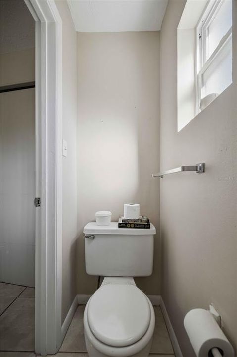 For Sale: $199,900 (2 beds, 1 baths, 1084 Square Feet)