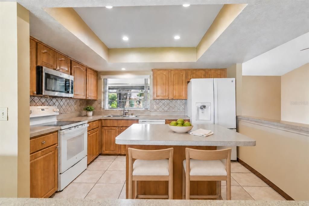 For Sale: $375,000 (3 beds, 2 baths, 1528 Square Feet)