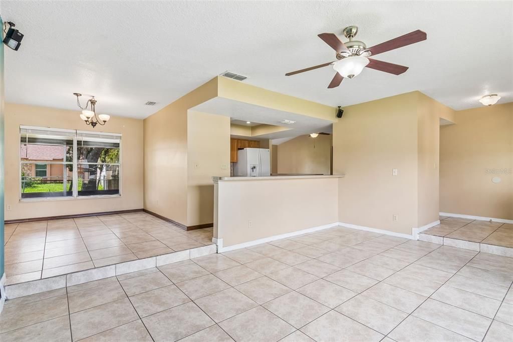 For Sale: $375,000 (3 beds, 2 baths, 1528 Square Feet)
