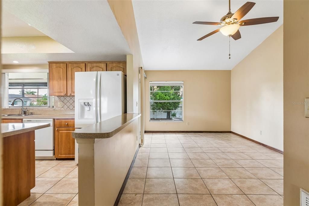 For Sale: $375,000 (3 beds, 2 baths, 1528 Square Feet)