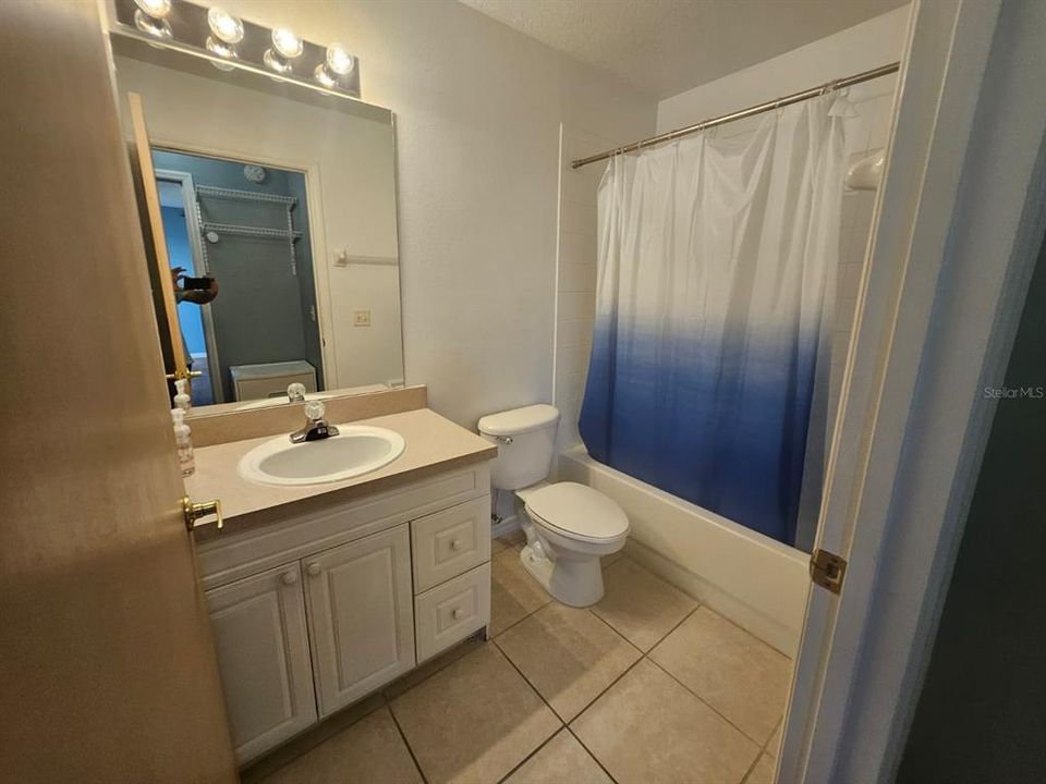 Activo con contrato: $750 (1 camas, 1 baños, 200 Pies cuadrados)