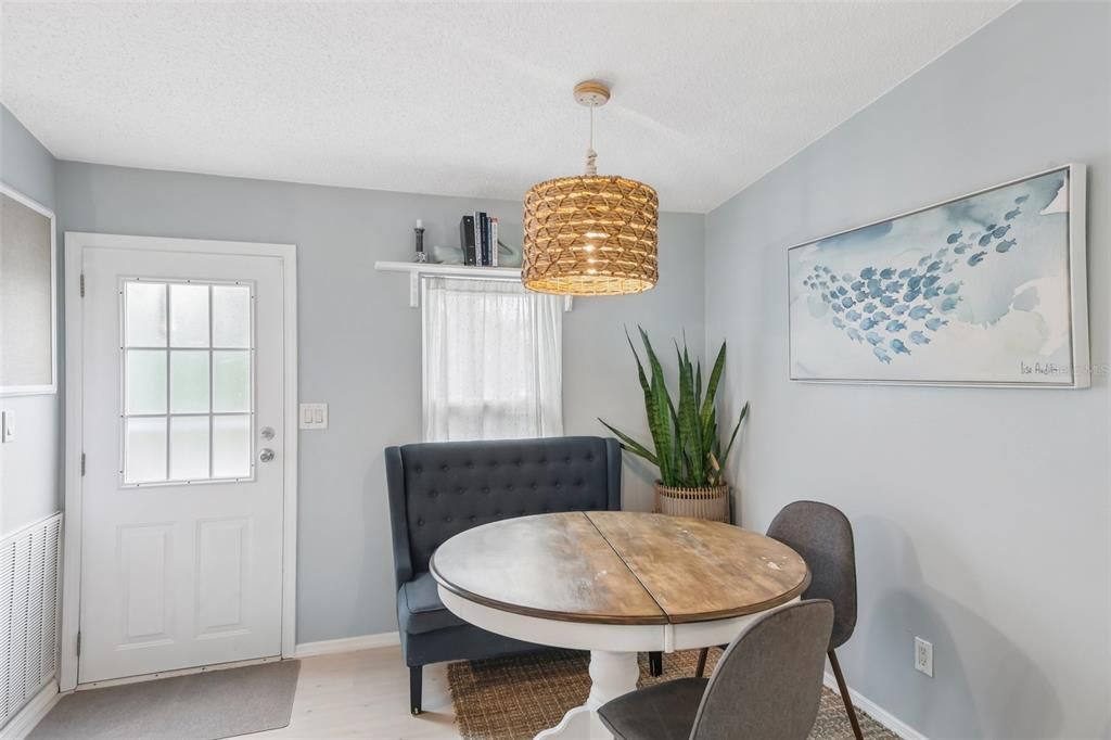 For Sale: $495,000 (3 beds, 3 baths, 1330 Square Feet)