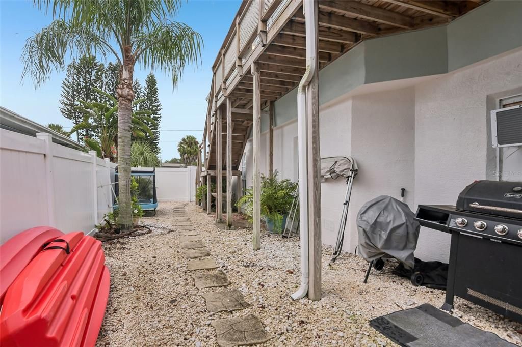 For Sale: $495,000 (3 beds, 3 baths, 1330 Square Feet)