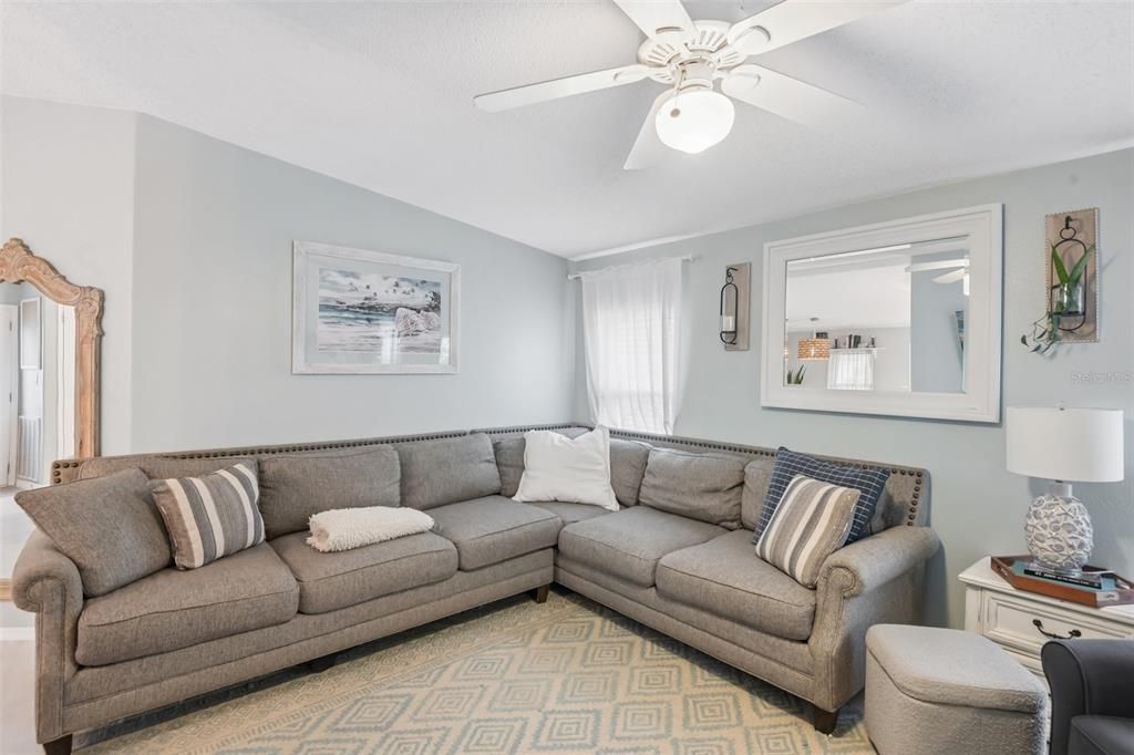 For Sale: $495,000 (3 beds, 3 baths, 1330 Square Feet)