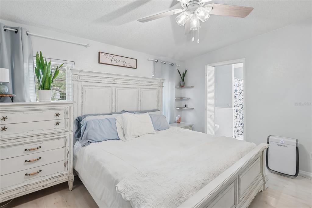 For Sale: $495,000 (3 beds, 3 baths, 1330 Square Feet)