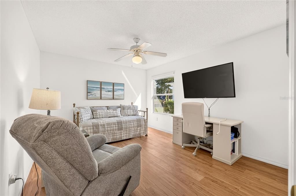 For Sale: $475,000 (3 beds, 2 baths, 1668 Square Feet)