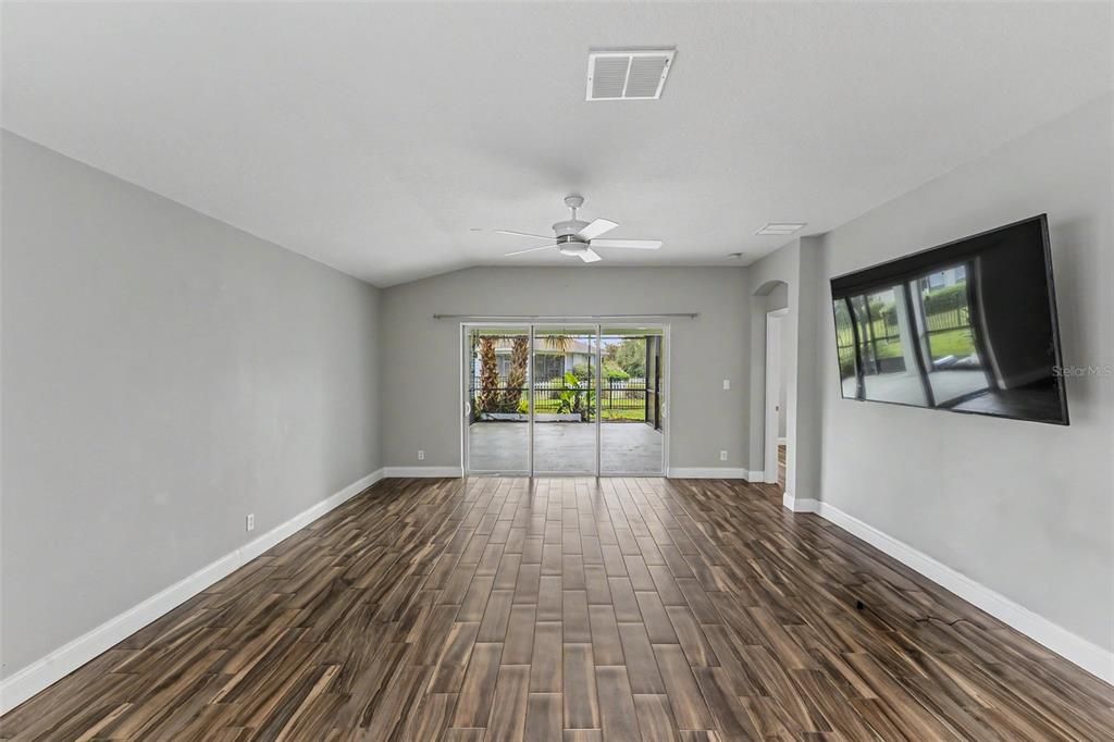 For Sale: $439,000 (3 beds, 2 baths, 1868 Square Feet)