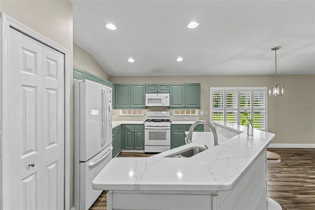 For Sale: $439,000 (3 beds, 2 baths, 1868 Square Feet)