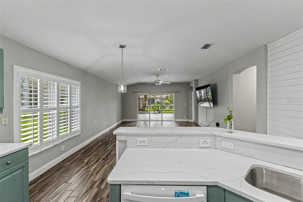 For Sale: $439,000 (3 beds, 2 baths, 1868 Square Feet)