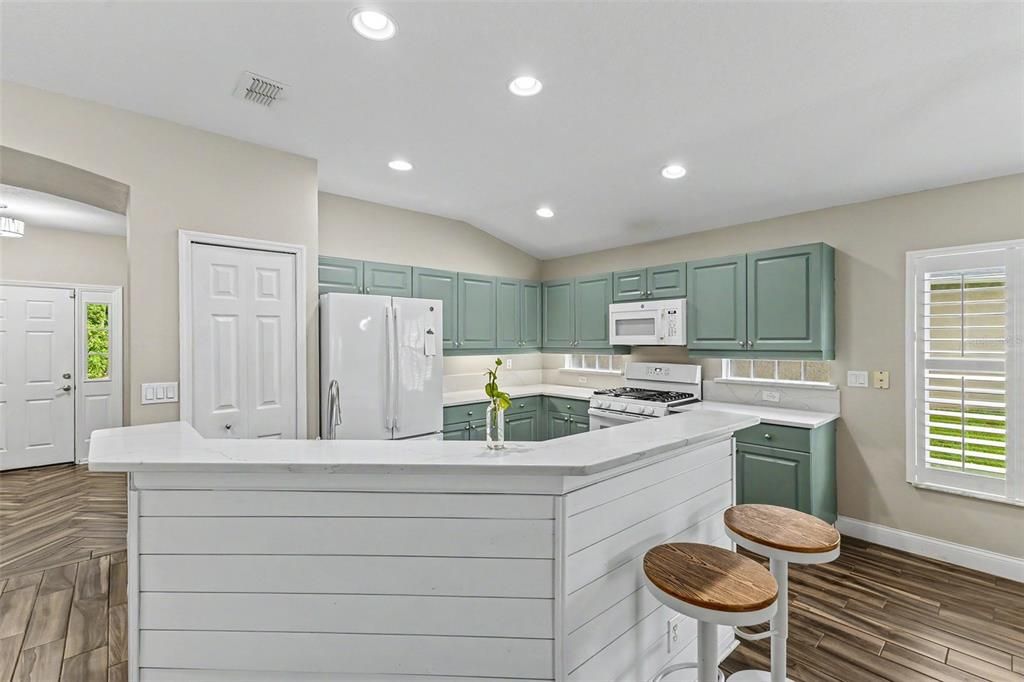 For Sale: $439,000 (3 beds, 2 baths, 1868 Square Feet)