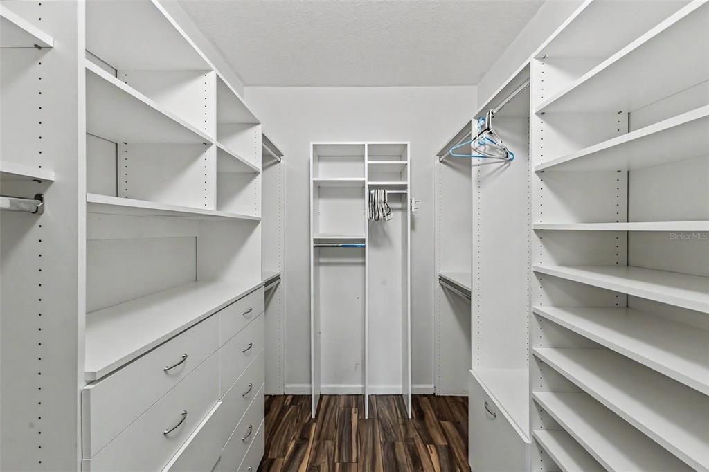 For Sale: $439,000 (3 beds, 2 baths, 1868 Square Feet)