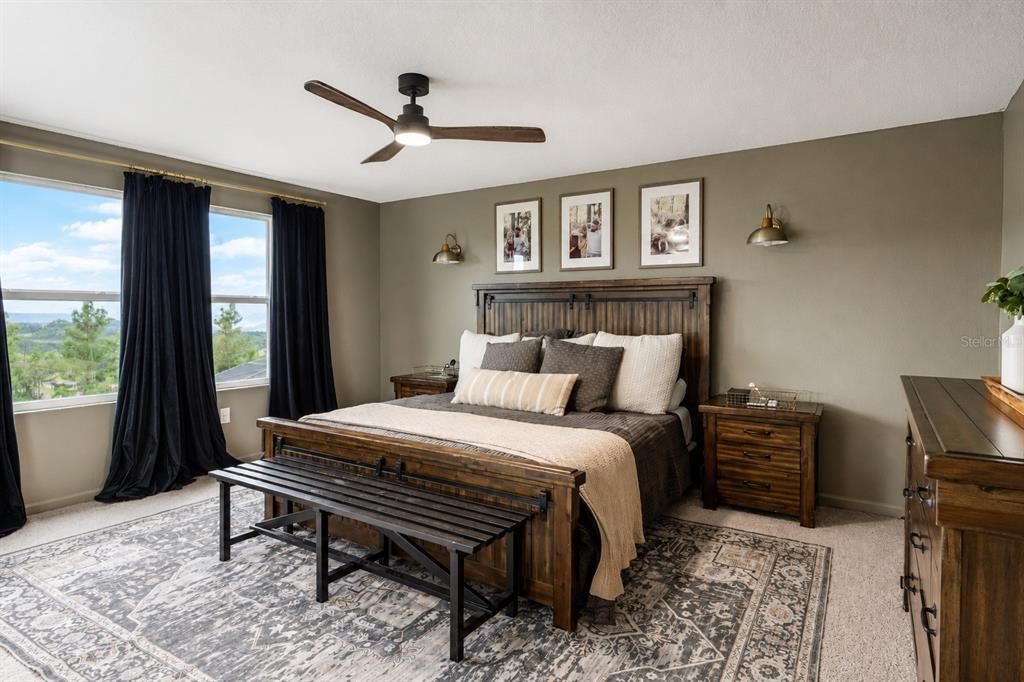 For Sale: $549,900 (4 beds, 2 baths, 2406 Square Feet)