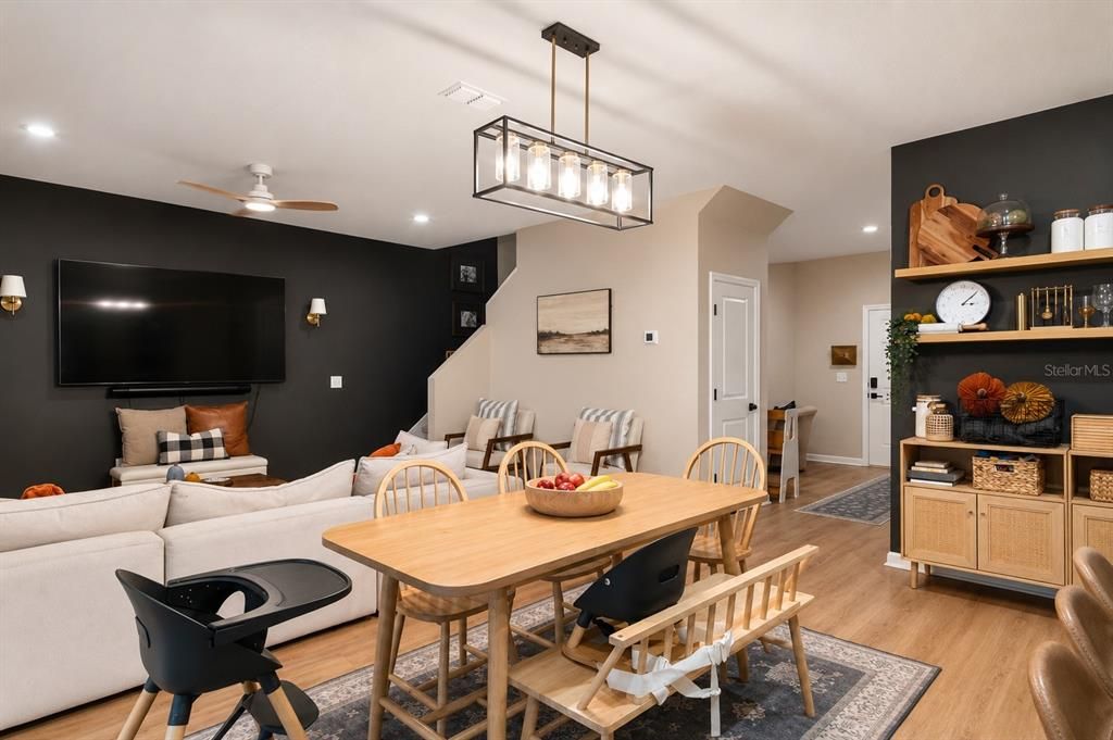 For Sale: $549,900 (4 beds, 2 baths, 2406 Square Feet)