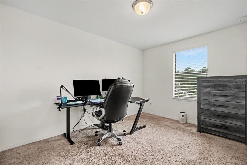 For Sale: $375,000 (5 beds, 2 baths, 2595 Square Feet)