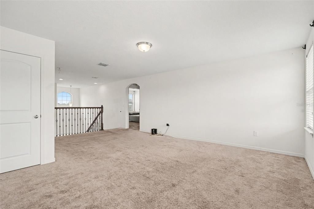 For Sale: $375,000 (5 beds, 2 baths, 2595 Square Feet)
