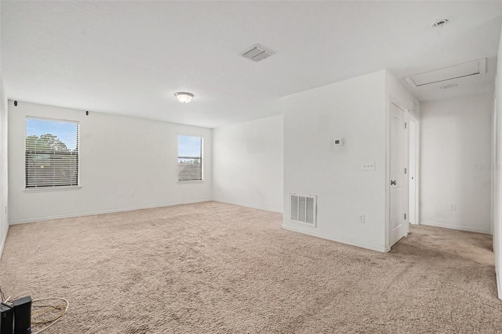 For Sale: $375,000 (5 beds, 2 baths, 2595 Square Feet)