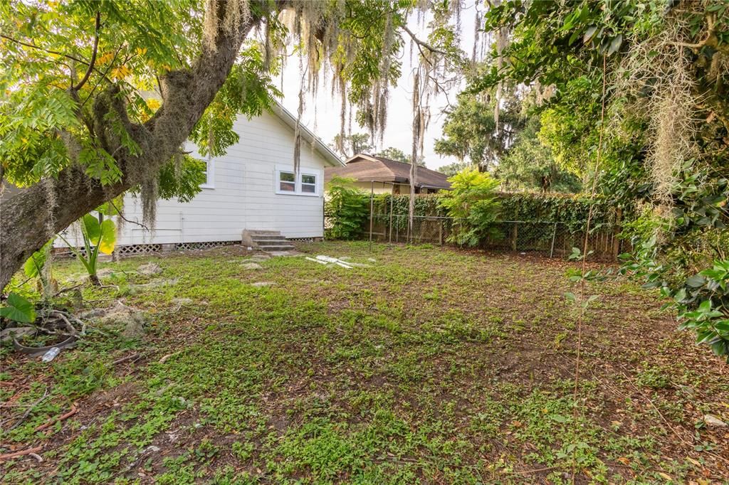 For Sale: $245,000 (2 beds, 2 baths, 1112 Square Feet)
