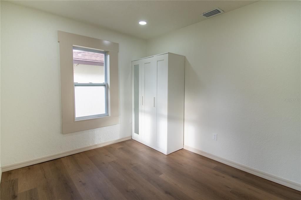 For Sale: $245,000 (2 beds, 2 baths, 1112 Square Feet)