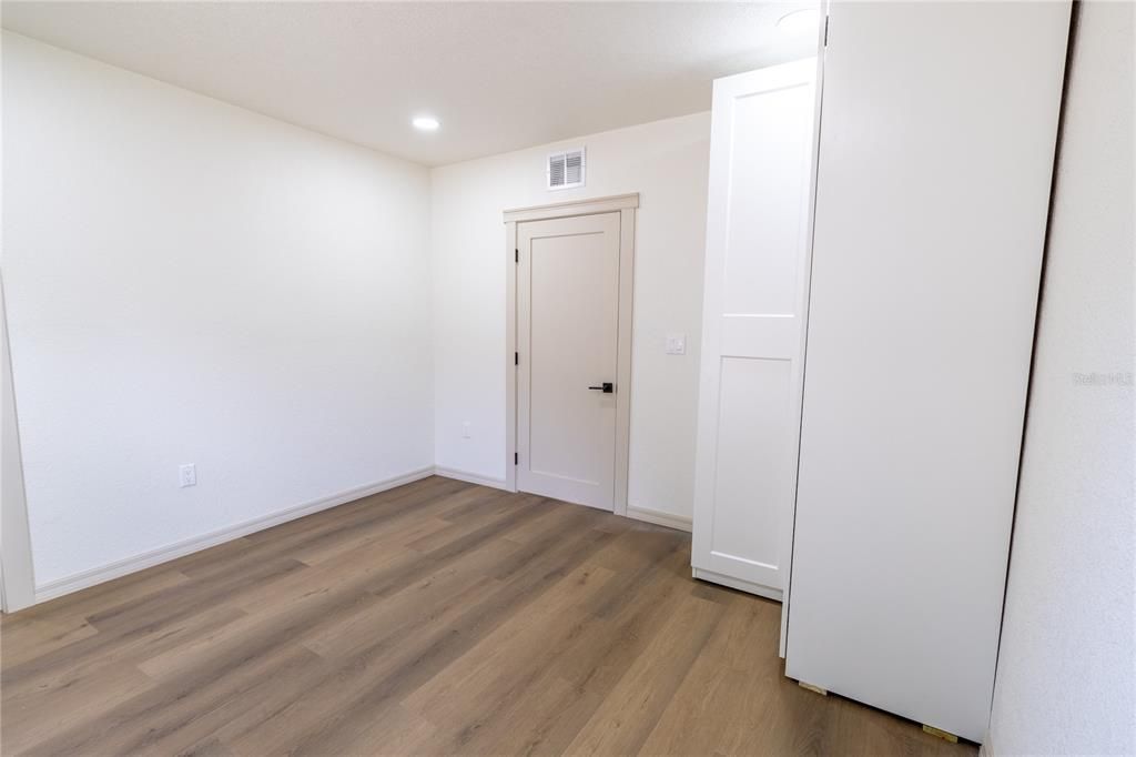 For Sale: $245,000 (2 beds, 2 baths, 1112 Square Feet)