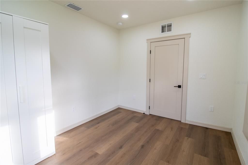 For Sale: $245,000 (2 beds, 2 baths, 1112 Square Feet)
