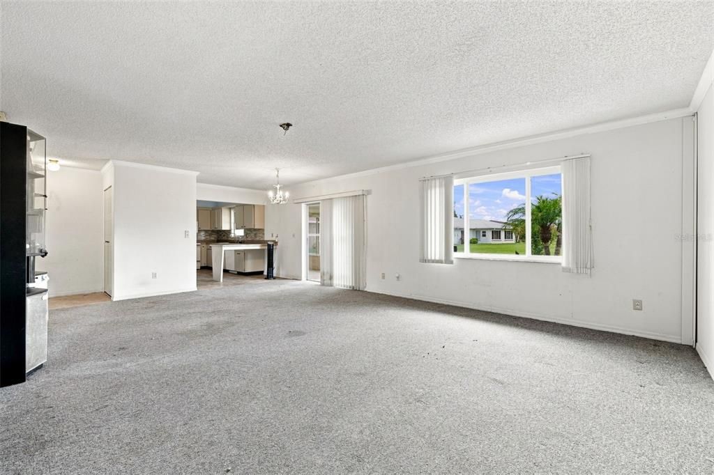 For Sale: $120,000 (2 beds, 2 baths, 1149 Square Feet)