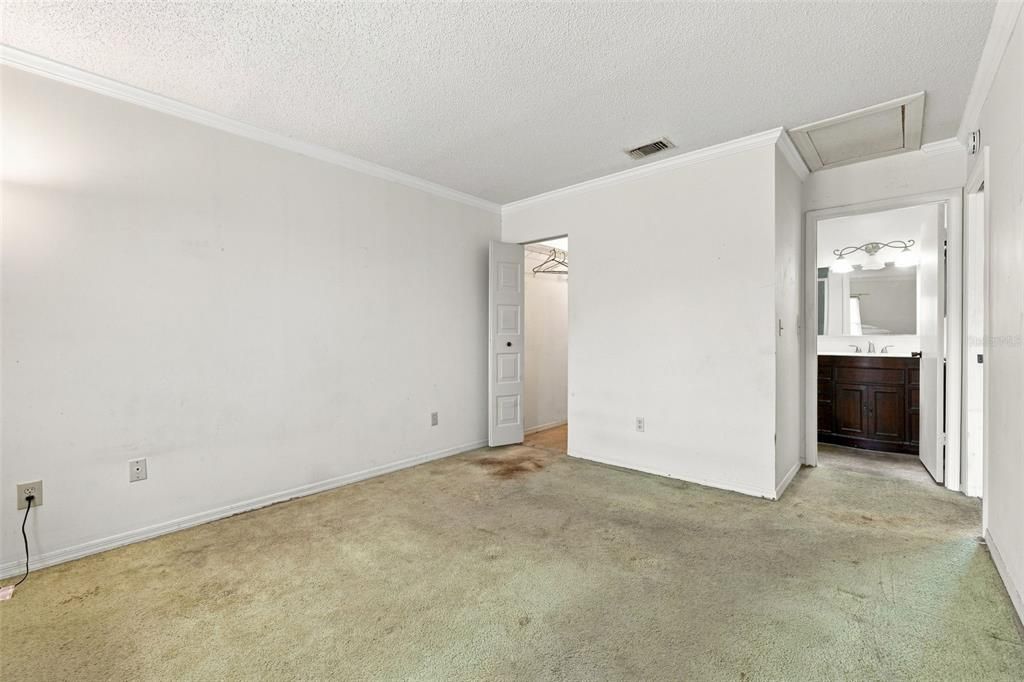 For Sale: $120,000 (2 beds, 2 baths, 1149 Square Feet)