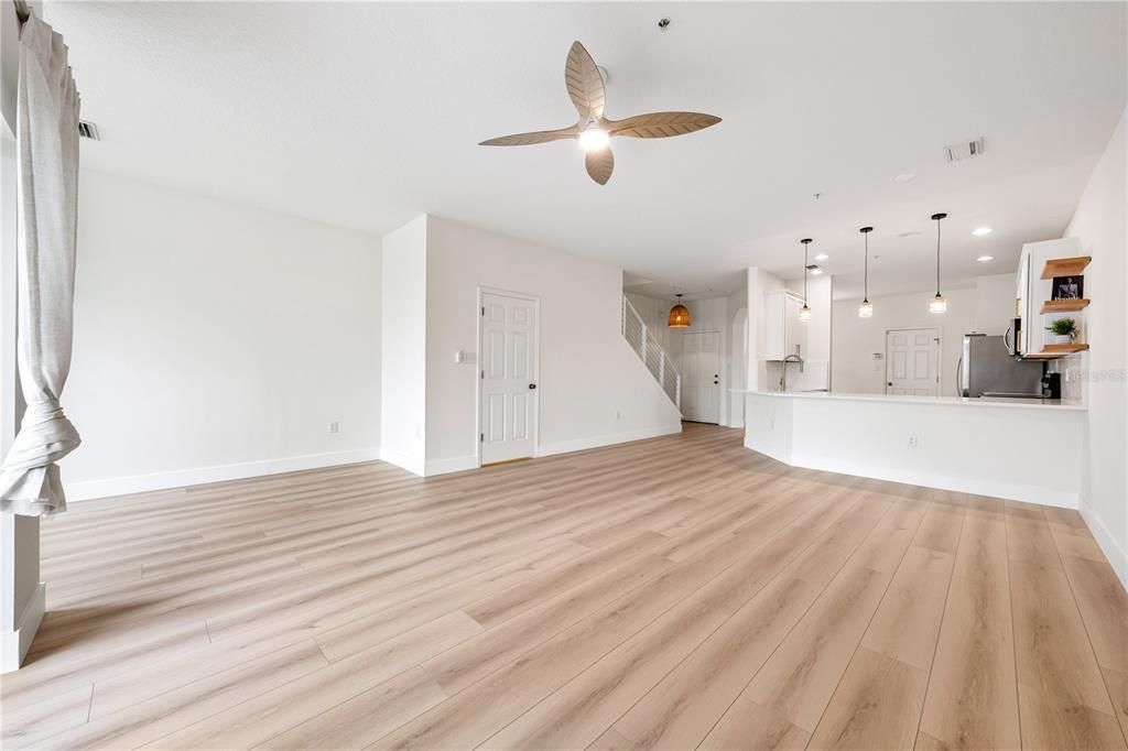 For Sale: $465,000 (3 beds, 2 baths, 1954 Square Feet)