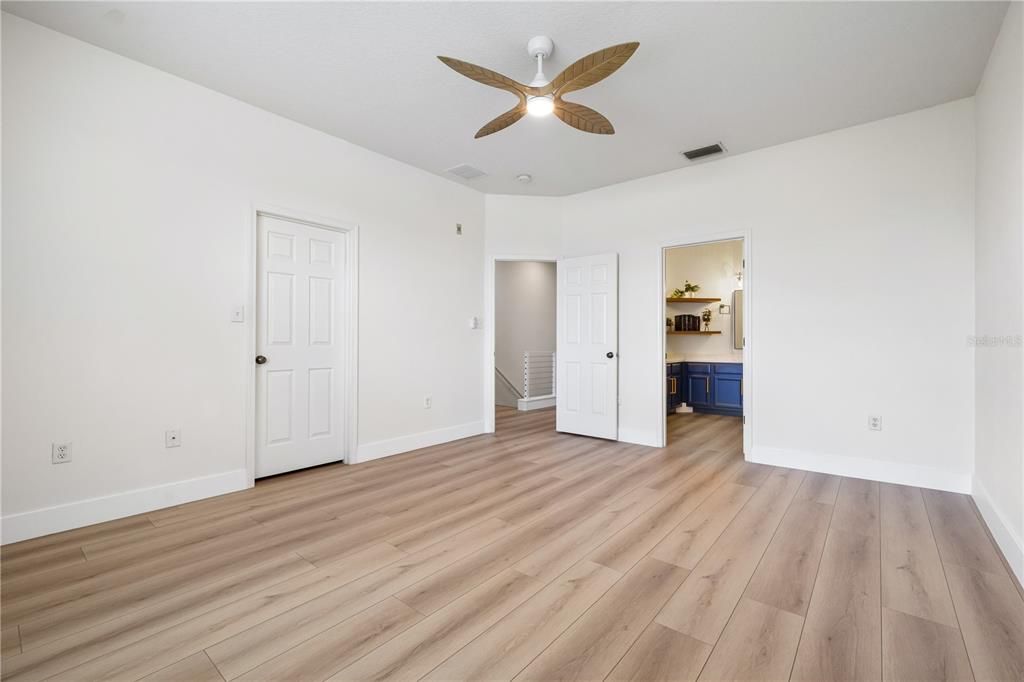For Sale: $465,000 (3 beds, 2 baths, 1954 Square Feet)