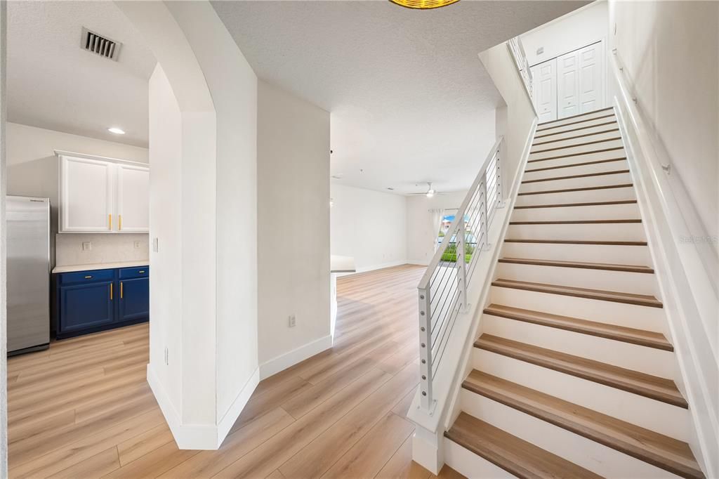 For Sale: $465,000 (3 beds, 2 baths, 1954 Square Feet)