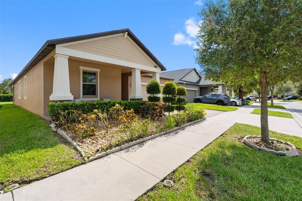 For Sale: $389,000 (4 beds, 3 baths, 2057 Square Feet)