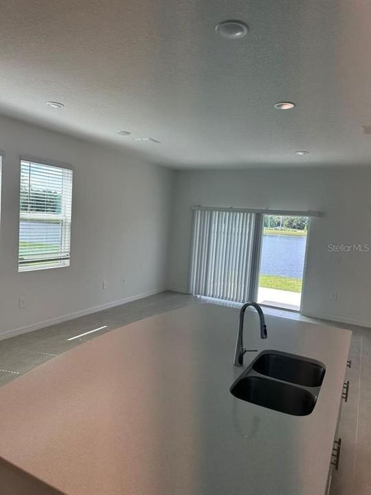 For Rent: $2,100 (3 beds, 2 baths, 1854 Square Feet)