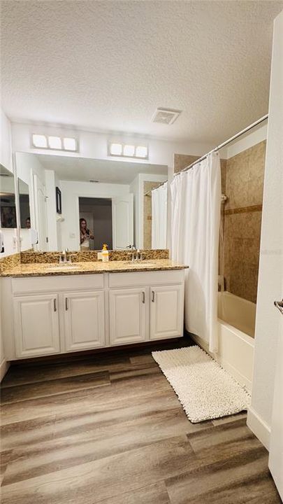 For Sale: $355,000 (4 beds, 3 baths, 1902 Square Feet)