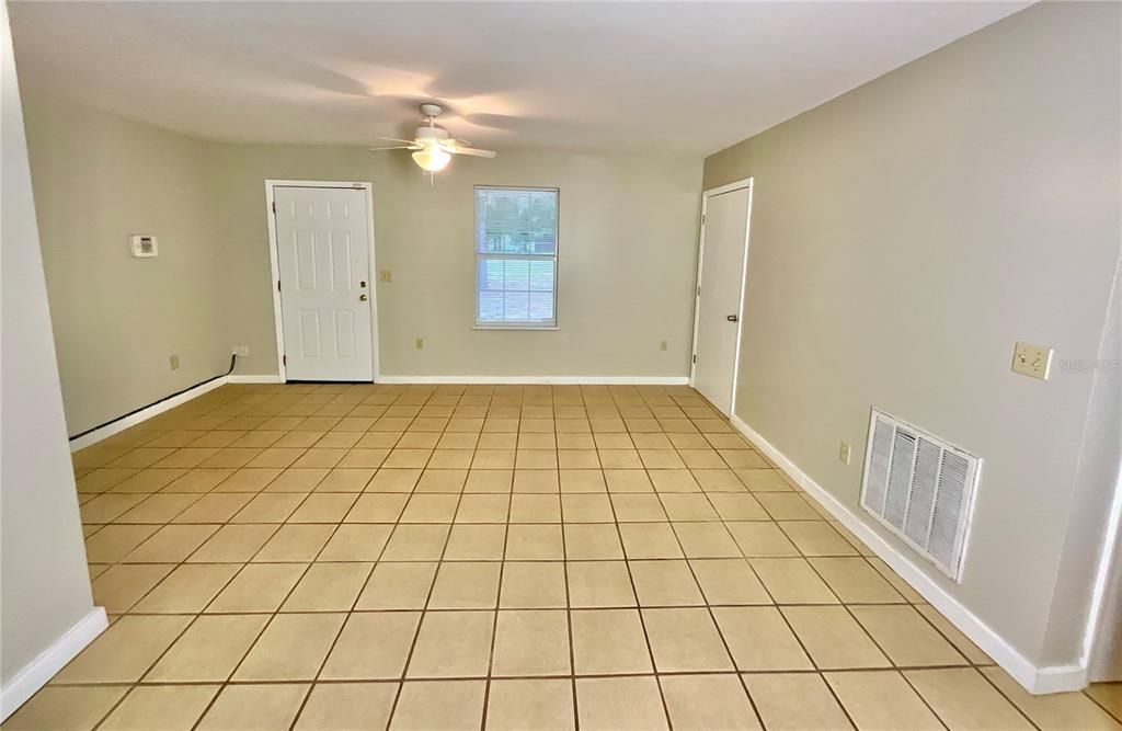 For Sale: $215,000 (4 beds, 2 baths, 1296 Square Feet)