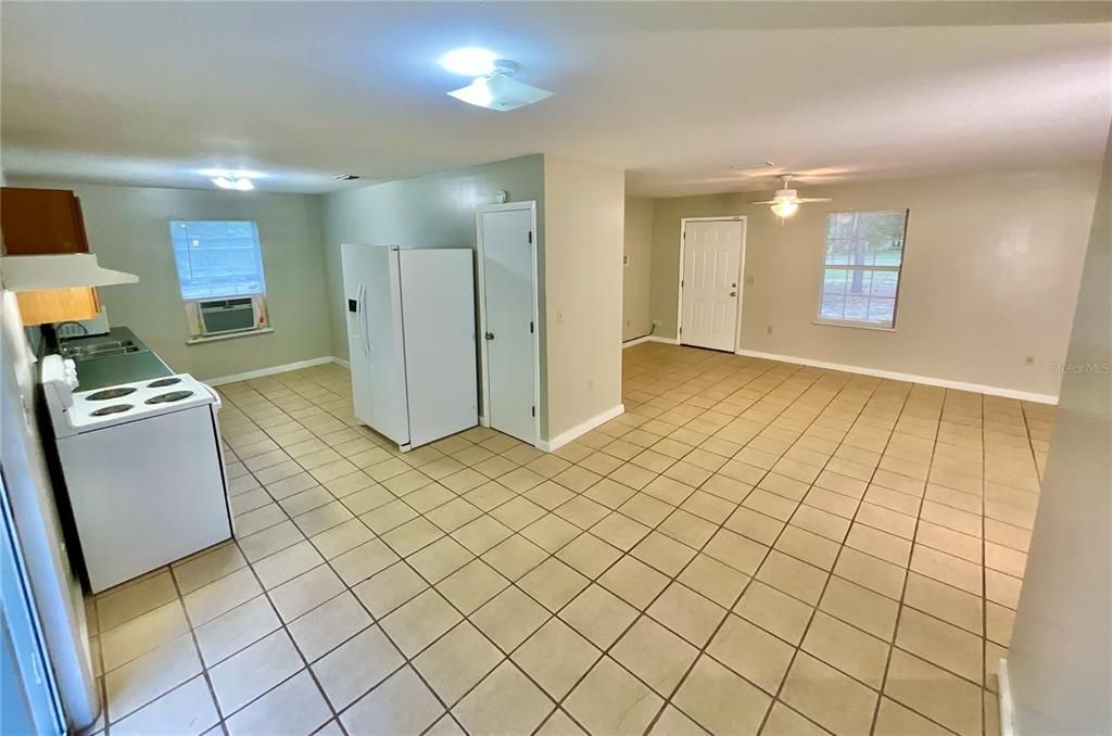 For Sale: $215,000 (4 beds, 2 baths, 1296 Square Feet)
