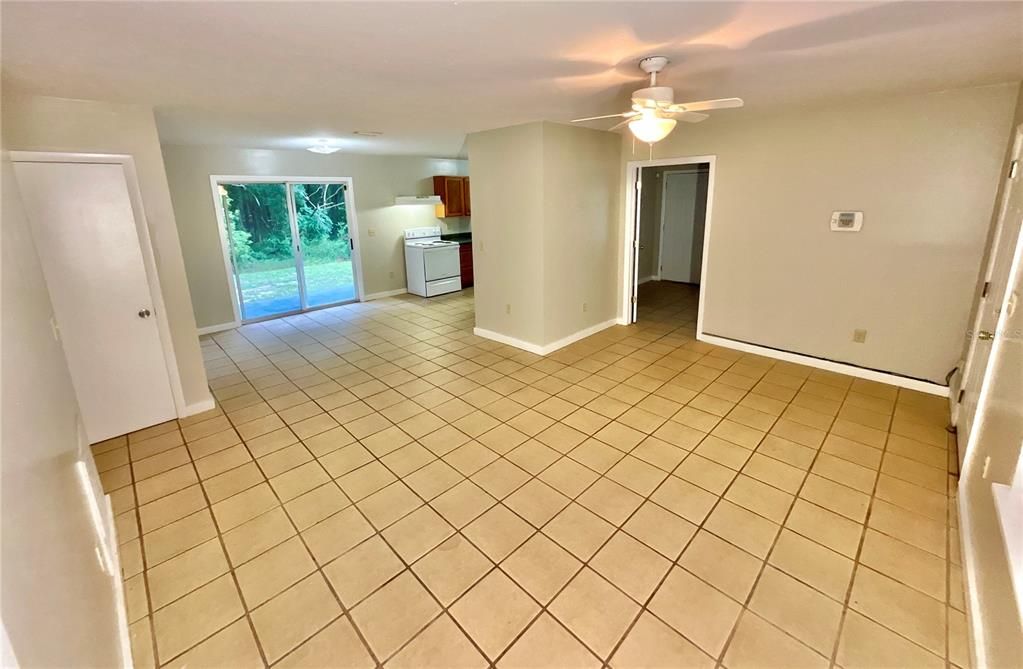 For Sale: $215,000 (4 beds, 2 baths, 1296 Square Feet)