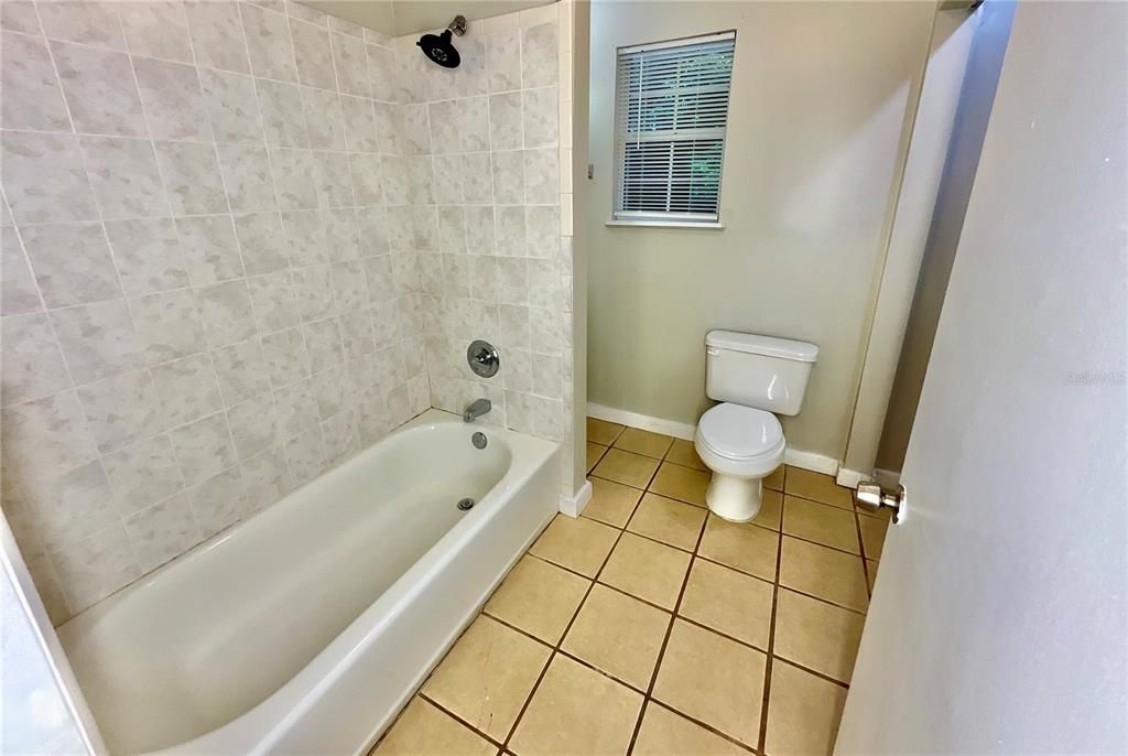 For Sale: $215,000 (4 beds, 2 baths, 1296 Square Feet)