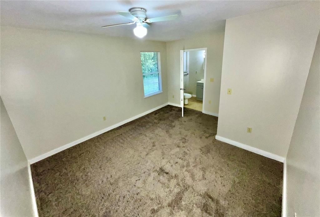 For Sale: $215,000 (4 beds, 2 baths, 1296 Square Feet)