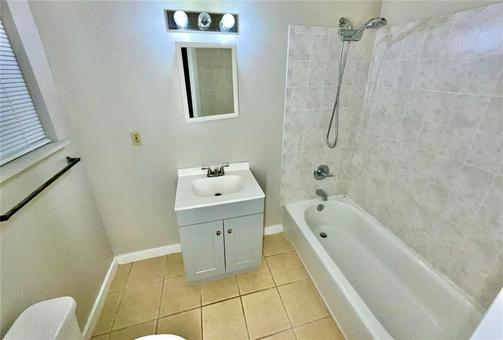 For Sale: $215,000 (4 beds, 2 baths, 1296 Square Feet)
