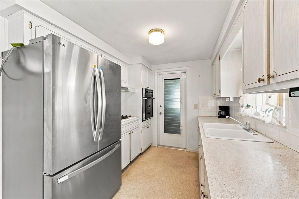 На продажу: $179,000 (2 спален, 1 ванн, 888 Квадратных фут)