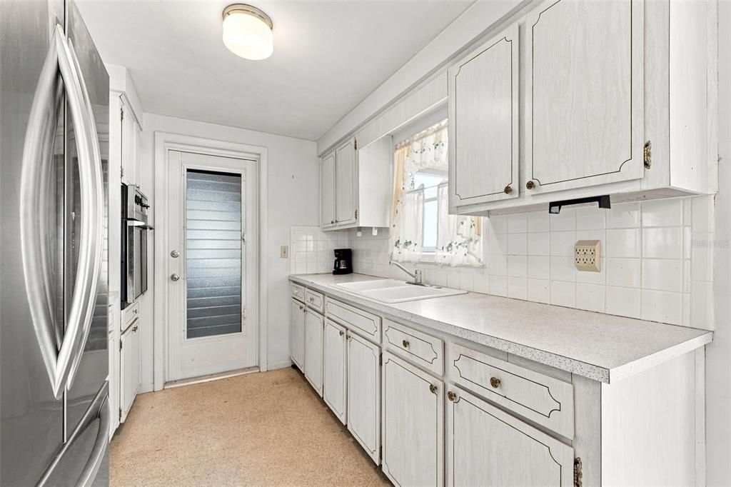 На продажу: $179,000 (2 спален, 1 ванн, 888 Квадратных фут)